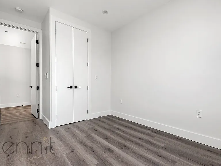 125 Kings Hwy #3B — Photo 10