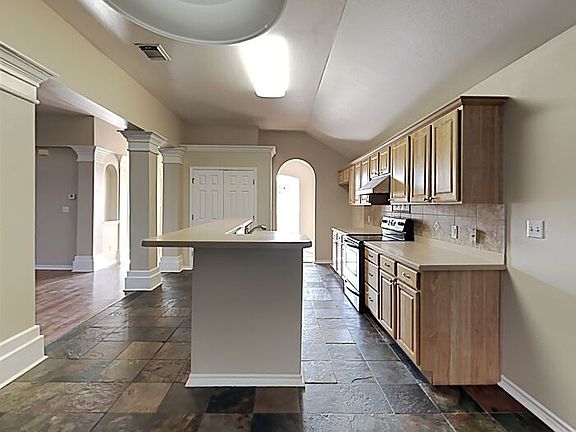 5th image of 7529 Cannes Dr