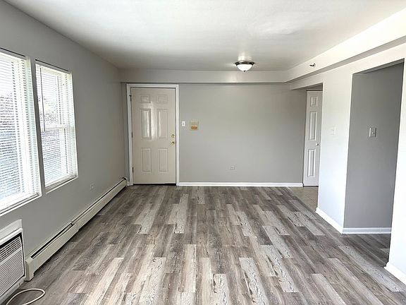 5th image of 8424 W 87th St APT 3B