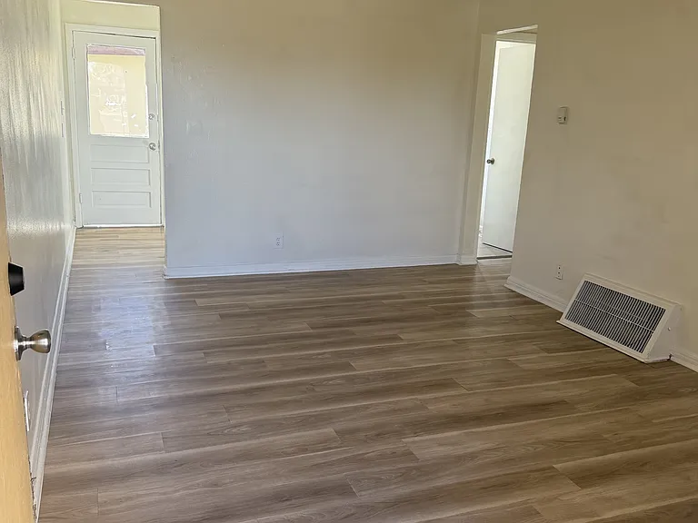 1585 Dudley St #7 — Photo 4