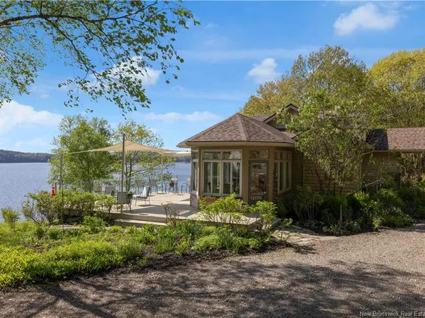 158 Hills Point Rd, Saint David, NB E3L 4J5