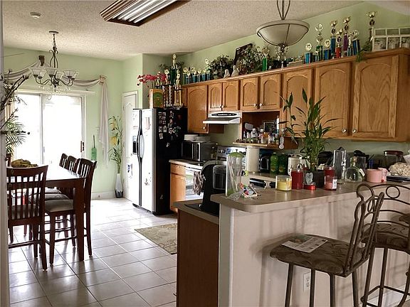 3rd image of 5311 Toulon St