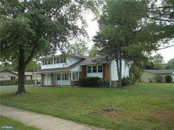 794 Chrysler Ave — Photo 1