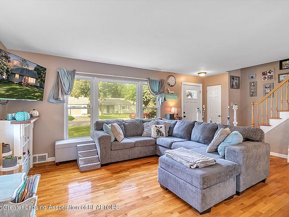 5th image of 660 Cornell Ave