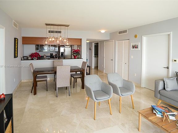 4th image of 1800 N Bayshore Dr APT 4007