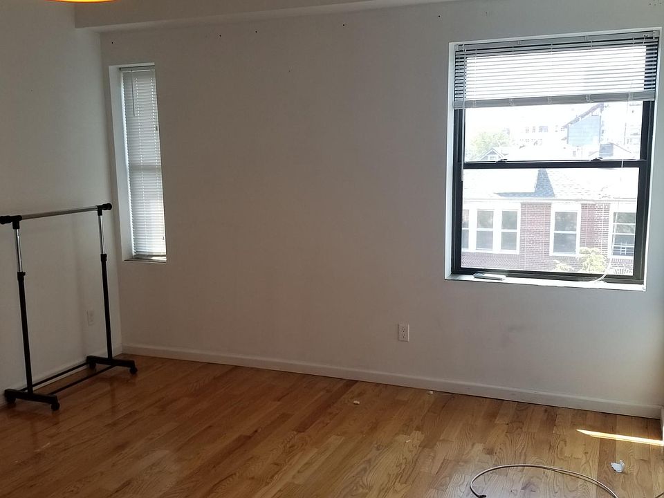 1st image of 3051 Brighton 3rd St APT 307