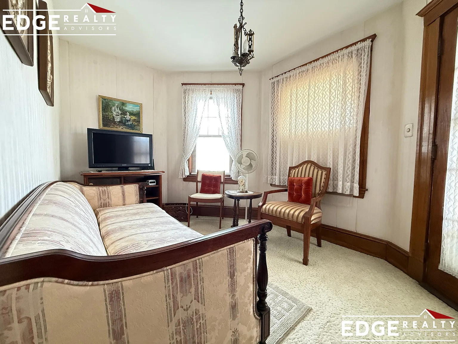 3 bed, 1.0 bath, $3,500 — Photo 3