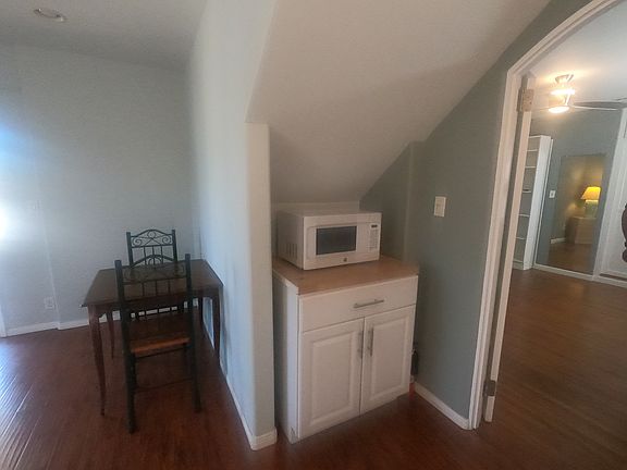 4th image of 230 Beech Ave