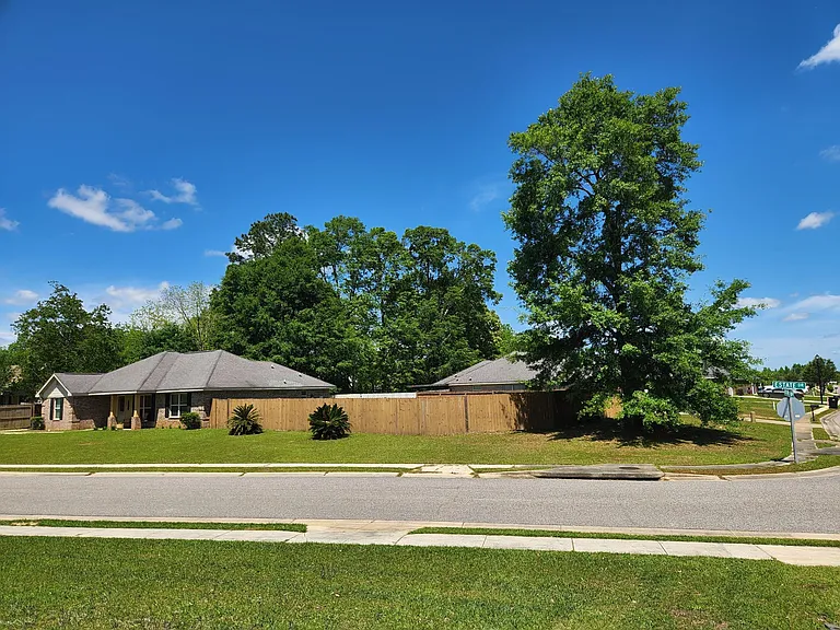 9718 Estate Dr — Photo 7