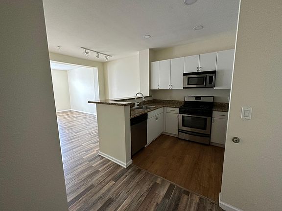 3rd image of 1801 E Katella Ave APT 4104