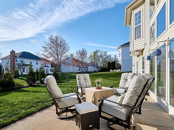 5th image of 2138 Englewood Ter