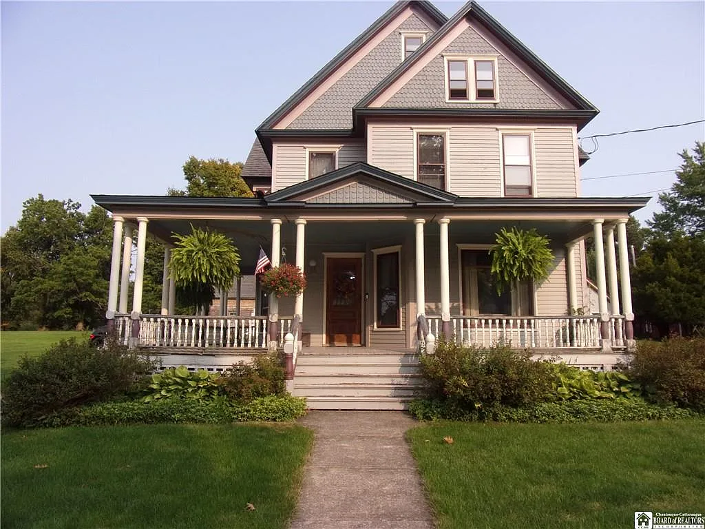 17 Lester St photo 1