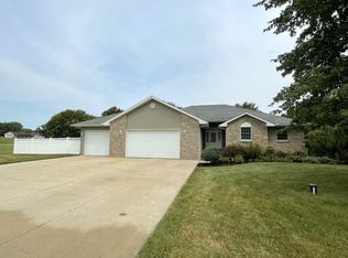 28050 Knief Rd, Rock Falls, IL 61071