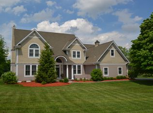 N68W31092 Club Cir W, Hartland, WI 53029