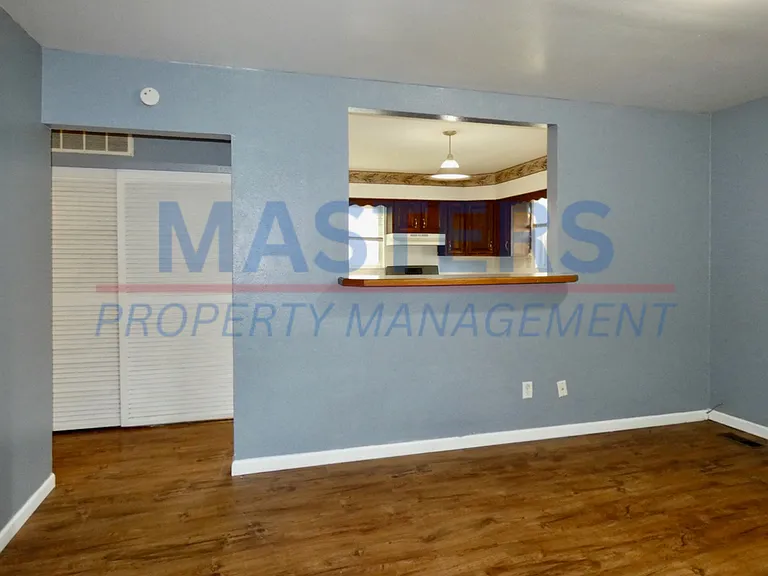 3907 Donegal Ln — Photo 8