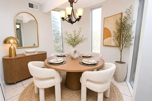 3260 Waverly St Photo 1