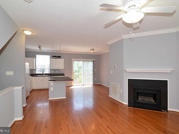 3rd image of 21780 Jarvis Sq