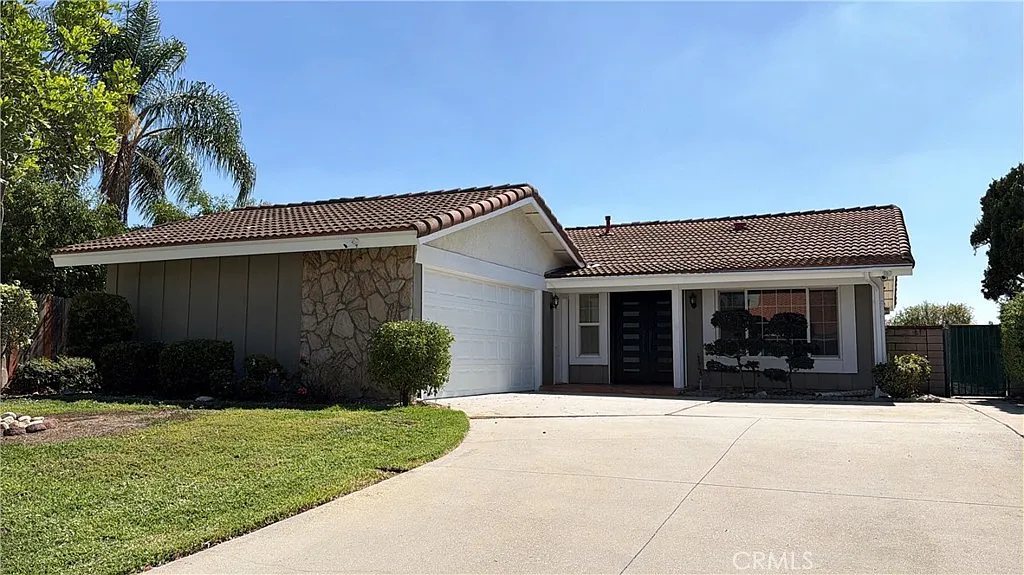4 bed, 1554 sqft, $3,900 — Photo 1