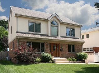 767 S Hillside Ave, Elmhurst, IL 60126