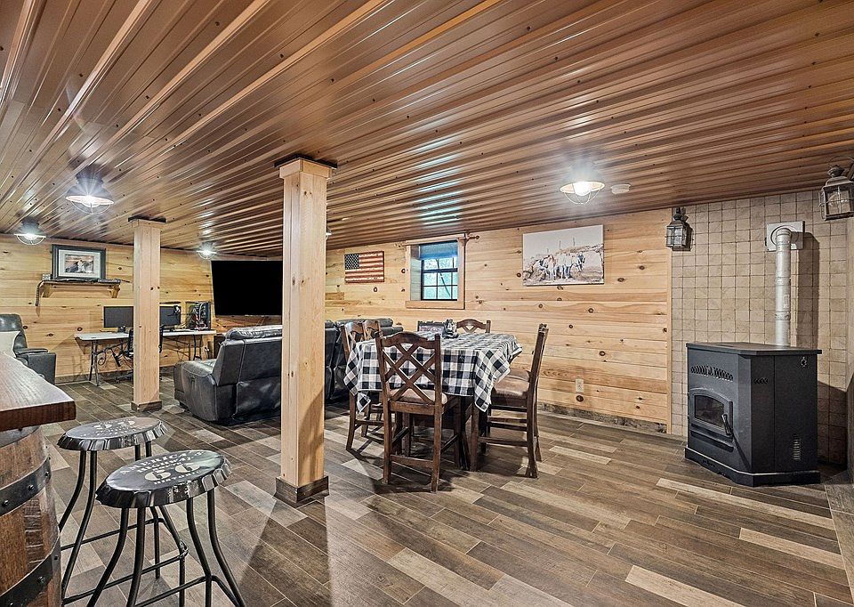 7th image of this home