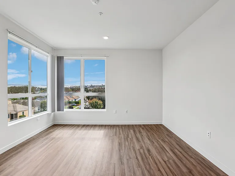 Cloud Nine Luxury Apartments — Photo 38