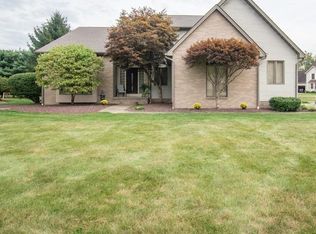 2337 Hunters Rdg, Youngstown, OH 44512