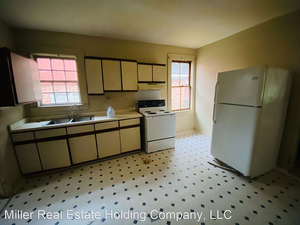 2nd image of 1104 W 42nd St