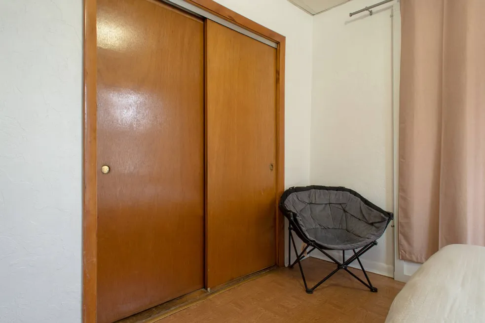 3 bed, 3000 sqft, $900 — Photo 3