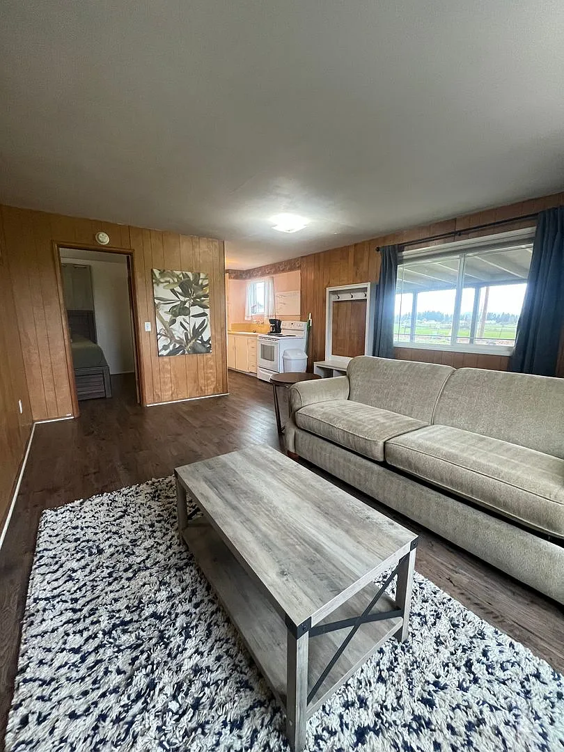 1-Bedroom Duplex minutes from Eugene! — Photo 1