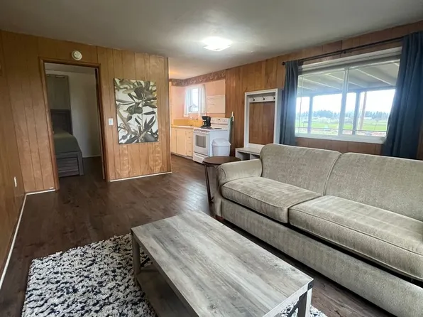 34228 Christmas Tree Ln, Creswell, OR 97426