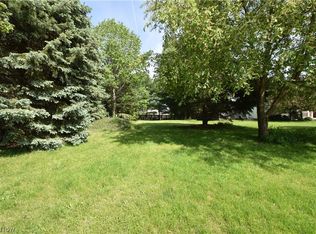 Pemberton Dr, Elyria, OH 44035