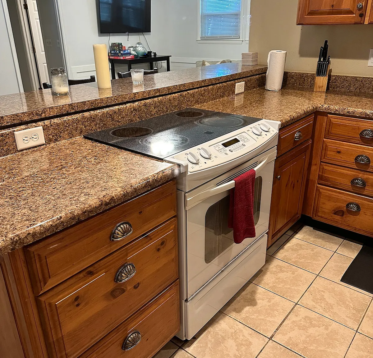 5 bed, 2200 sqft, $4,200 — Photo 4