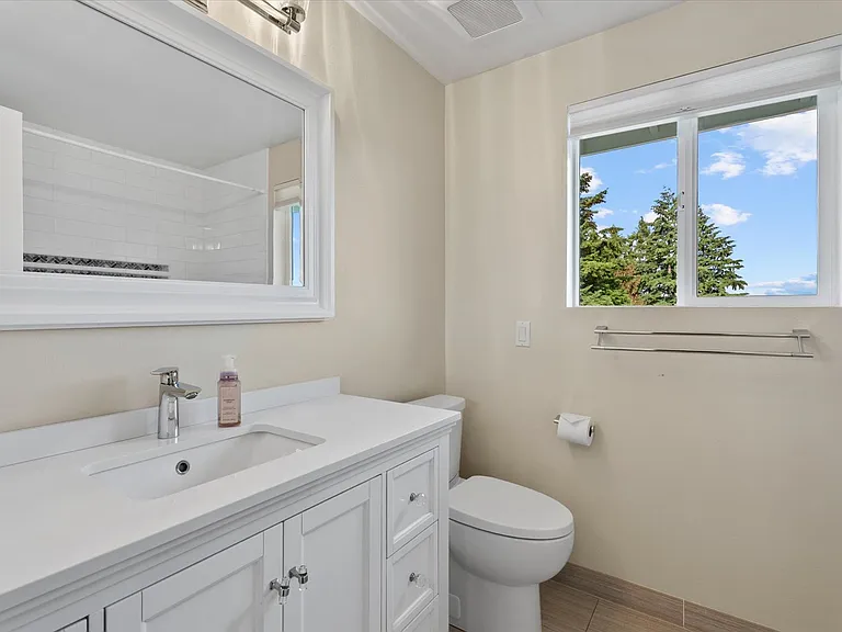 9426 NE 137th St — Photo 24