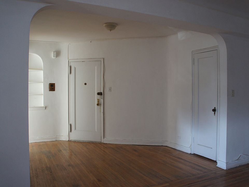 2nd image of 10615 Queens Blvd #Unknown