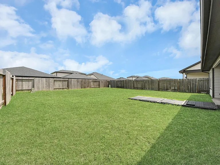 28930 Yulee Mill Dr — Photo 37