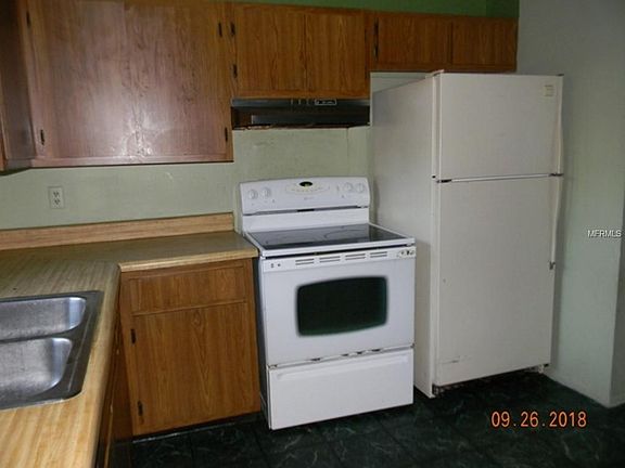 4th image of 824 S Stone St