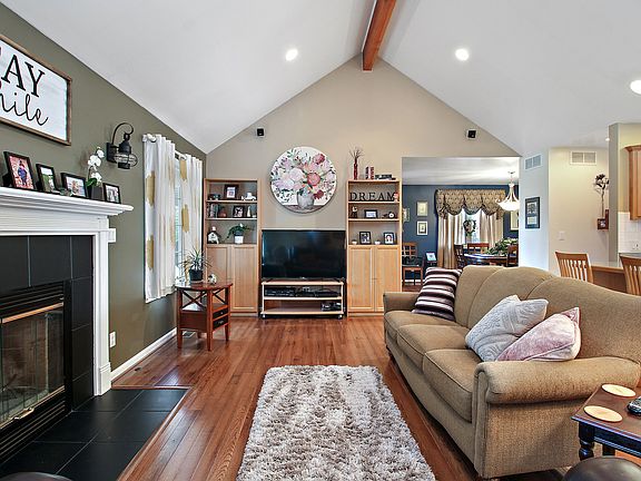 4th image of 15609 Lakeview Dr