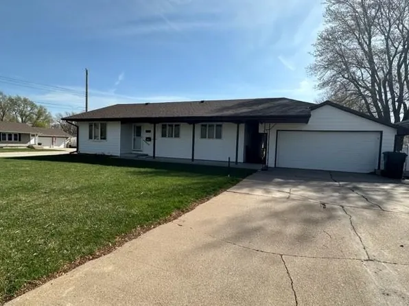 540 West St, Minden, NE 68959