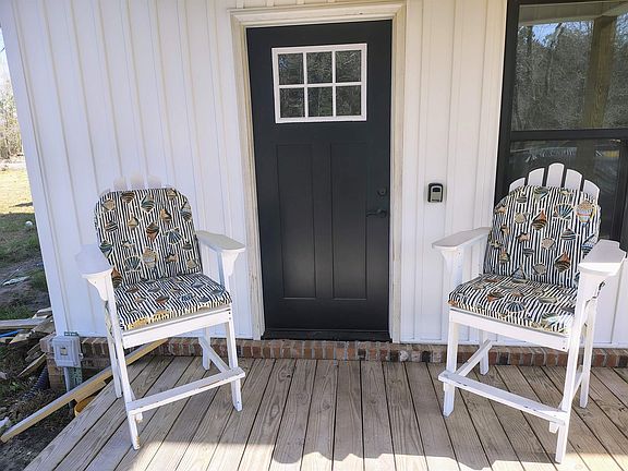 3rd image of 735 Hemingway Rd.