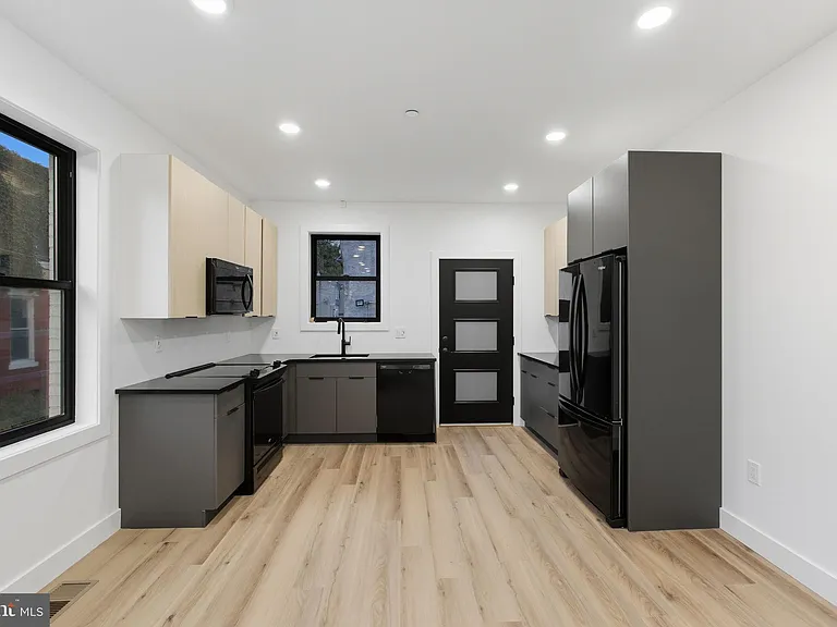 2713 W Montgomery Ave #A — Photo 4