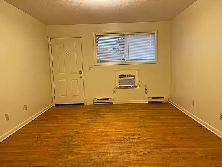 1751 Central Ave — Photo 5