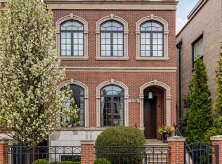 2726 N Lakewood Ave, Chicago, IL 60614