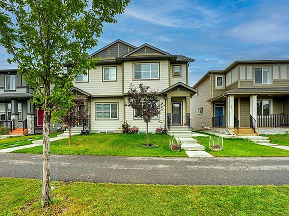 3rd image of 40 W Cornerbrook Gate NE