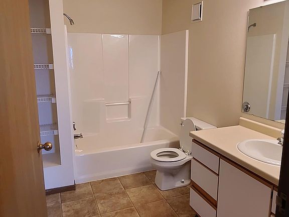Main bathroom