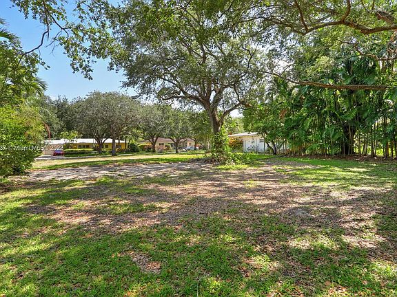 4th image of 740 San Juan Dr