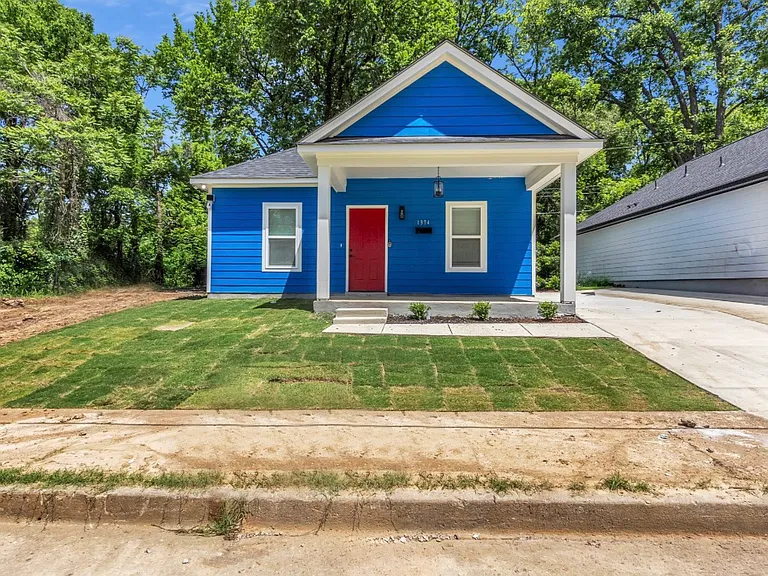 1374 Dow Pl — Photo 1