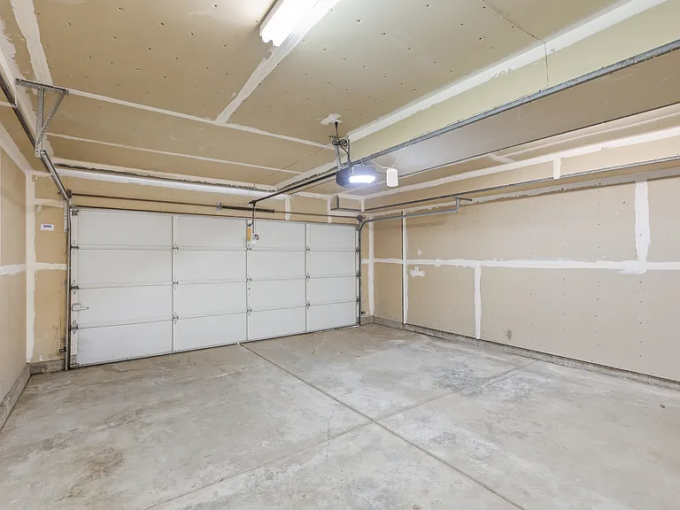 437 Norfolk Dr — Photo 94