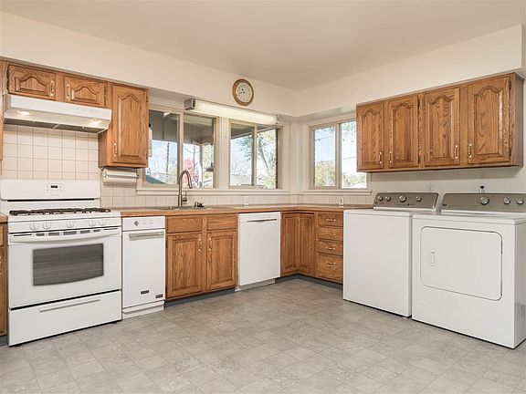 5th image of 1639 W Sherwood Dr