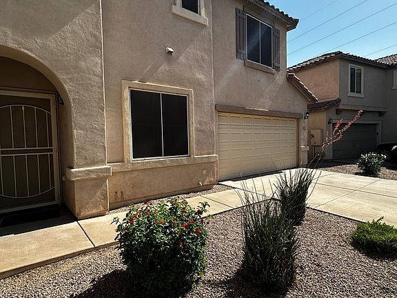 3rd image of 619 E Colt Ct