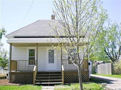 1st image of 831 S 2nd St